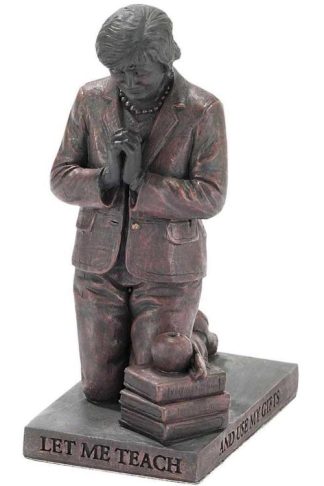 603799523837 Teacher Praying (Figurine)