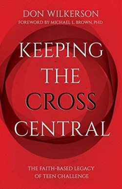 9781610362597 Keeping The Cross Central